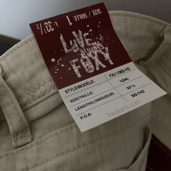 NWT Women’s Foxy Jeans - Picture 3 of 4